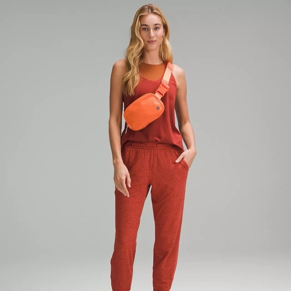 Lululemon Everywhere Belt Bag 1L- Orange Flash - Picture 4 of 8